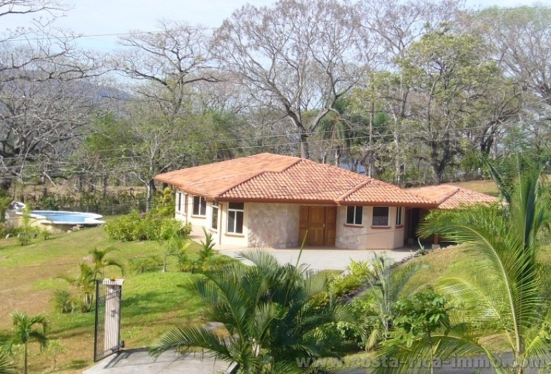 Very nice house with pool and panoramic views