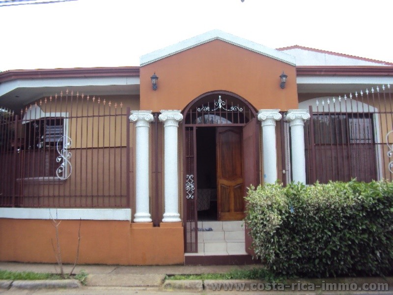 Haus Bj- 2007 mit 210 m2 bei Coyol de Alajuela 