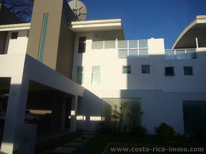 Stadthaus bei Santa Ana zu verkaufen