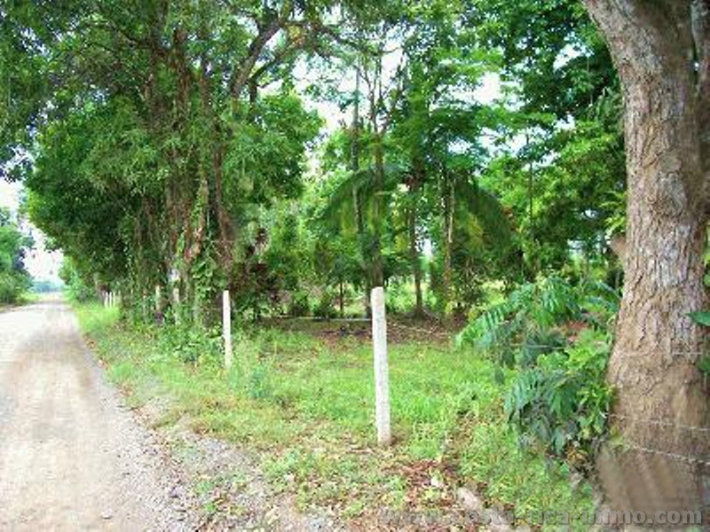 Parrita - 711 m2 de parcela, a unos 700 metros del mar
