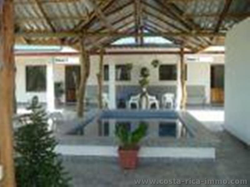 Tres casas complejo con vistas al mar, y 7.000 m2 de jard�n entre las playas de Islita y Coyote