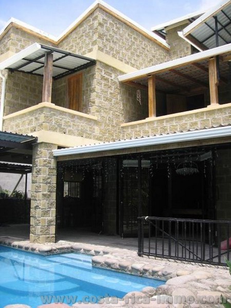 Santa Teresa: casa nueva 285 m2, tambi�n conocido como B & B, Vista al mar, 3 minutos playa.