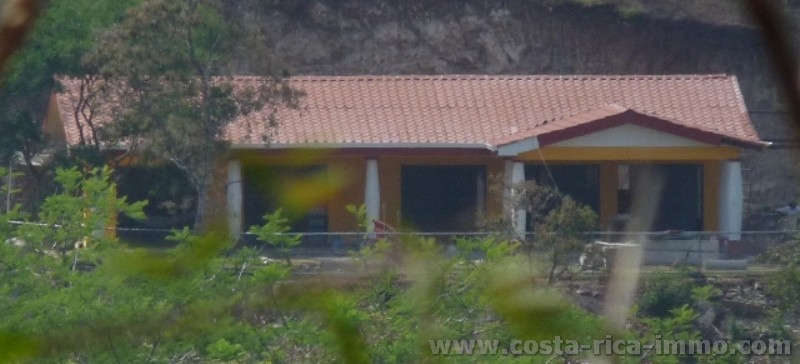 Las Juntas; casa de ensue�o rodeado de nuevo de 5,9 ha, pastos, bosques y arroyo