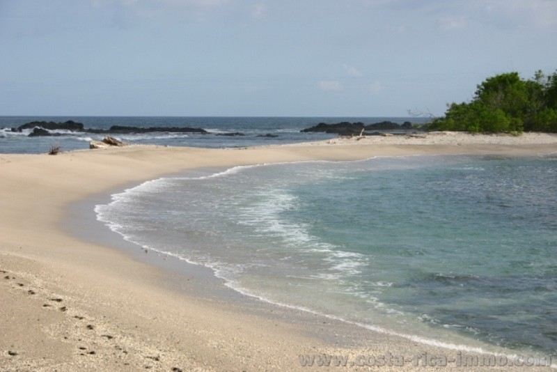 Top 33 plot with beautiful views and close to the sea at Ostional