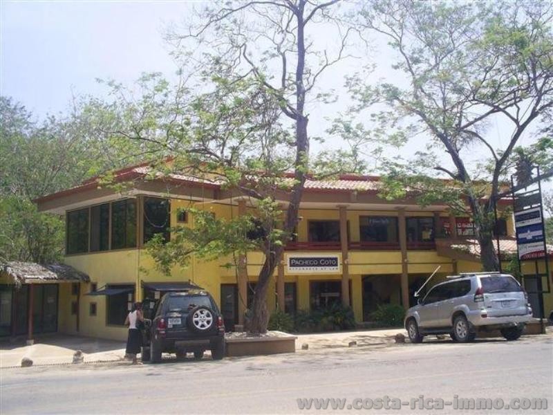 Commercial building with three shops, two office / apartments and 2 apartments at a prime location in the center of Tamarindo