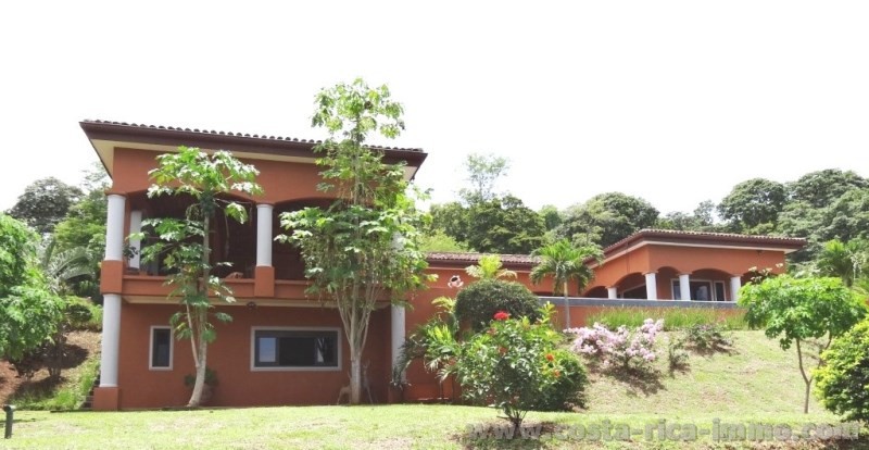 Beautiful villa near the beach for sale in Tamarindo