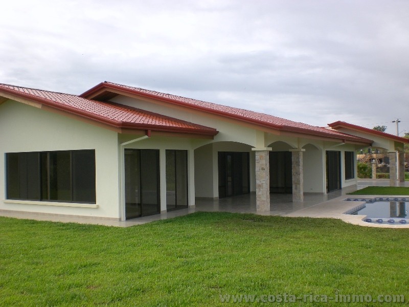 Atenas - Dream villa with 450 m2, 3 bedrooms, 3 1 / 2 baths, pool and 2,800 m2 garden