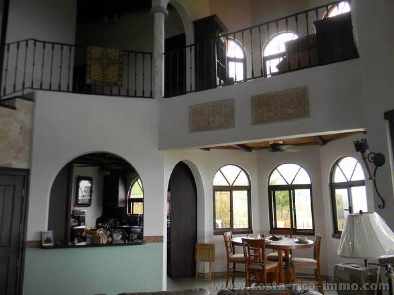 For sale, luxury Villa with separate Guest House in Atenas Central