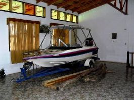 Boathouse, casa de amantes de los botes cerca del acceso al agua, Puerto San Luis-Arenal