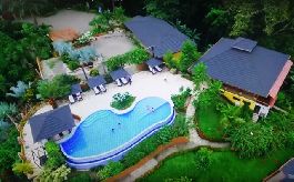 Luxushotel surrounded by the jungle and close to the beach for sale