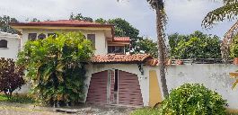 Beautiful house for sale in a central location near Cariairi