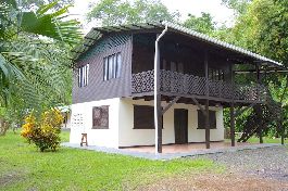 Bargain, house with 2 bungalows for sale near Manzanillo