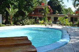 Zu verkaufen, schönes 10 Zimmer Hotel-Lodge mit Restaurant und Besitzer Haus bei Cahuita