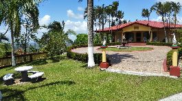 Una granja de 27 hectÃ¡reas, el lujo y casa de huÃ©spedes, bosques, pastos mercancÃ­a en Viento Fresco Nuevo Arena