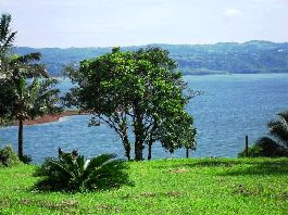 PARAISO FRENTE AL LAGO: Gran parcela de 5.600 m2 con fantÃ¡sticas vistas al lago, a la montaÃ±a y al volcÃ¡n