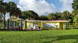 Casa + bungalow cerca de Nuevo Arenal, con vista al lago en venta
