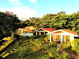 Hotel with 6 houses for sale in Arenal