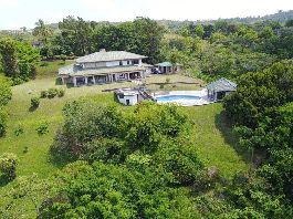Luxuriöses Haus auf 3 + Acres Schönem See und Vulkan Arenal View Haus mit Pool & Poolhaus / mehr Anbaufläche verfügbar