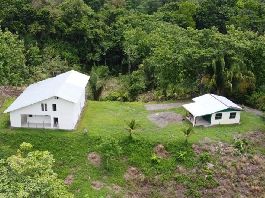 SchnÃÂ¤ppchen, Haus zum fertig Bauen, mit GÃÂ¤ste-Bungalow, bei Parrita zu verkaufen