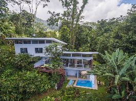 Su santuario privado, elegante finca de 4 dormitorios con vista de cola de ballena cerca de Uvita