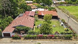 Establo de 3 caballos con casa de 2 dormitorios y gran taller cerrado, lote de esquina en Sardinal