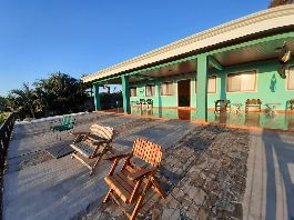 Casa con una vista fantÃ¡stica, gran terraza, solÃ¡rium y un jardÃ­n tropical, cerca de Atenas